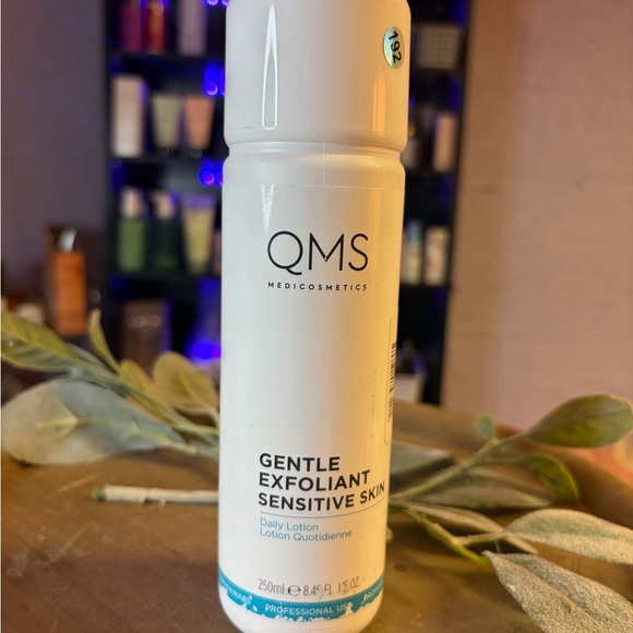 QMS Medicosmetics Gentle Exfoliant Sensitive Skin - White